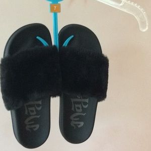 Mad Love faux fur slides